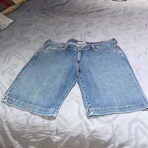 Women’s size 12 Levi’s jean shorts